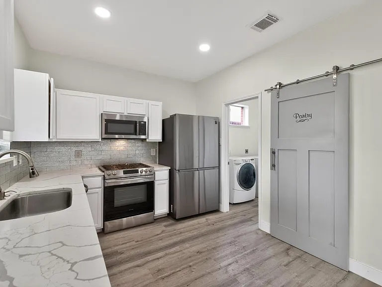 918 Ivycroft Ln — Photo 13