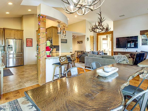 2nd image of 2640 N EAGLE VIEW Circle