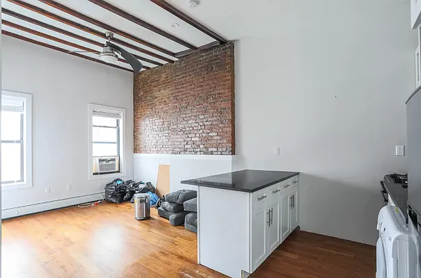 Rented by Hagstrom Management Inc | media 44