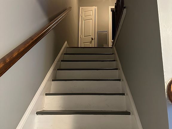 2nd image of 907 Shelby Dr APT B