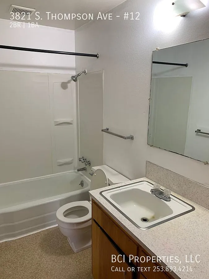 Cozy 2 Bedroom Apartment Available NOW! — Photo 4