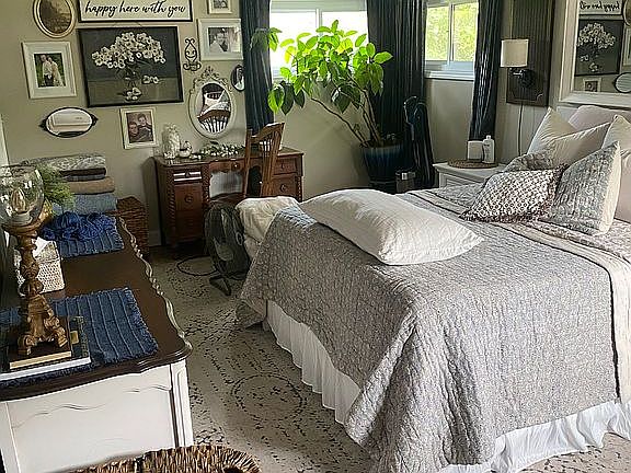 3rd image of 4000 Rose Ave