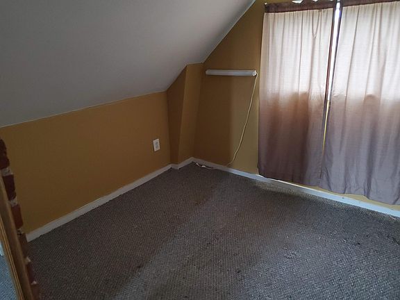 5th image of 1046 E Broadway #2