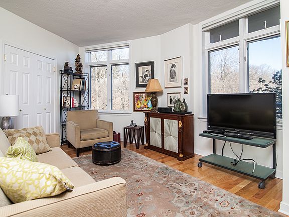 2nd image of 616 S Orange Ave APT 3J
