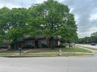 3901 Country Club Dr W, Irving, TX 75038