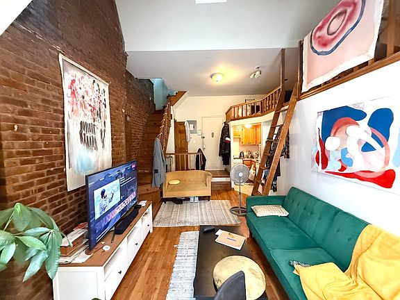 2nd image of 317 W 107th St APT 4A