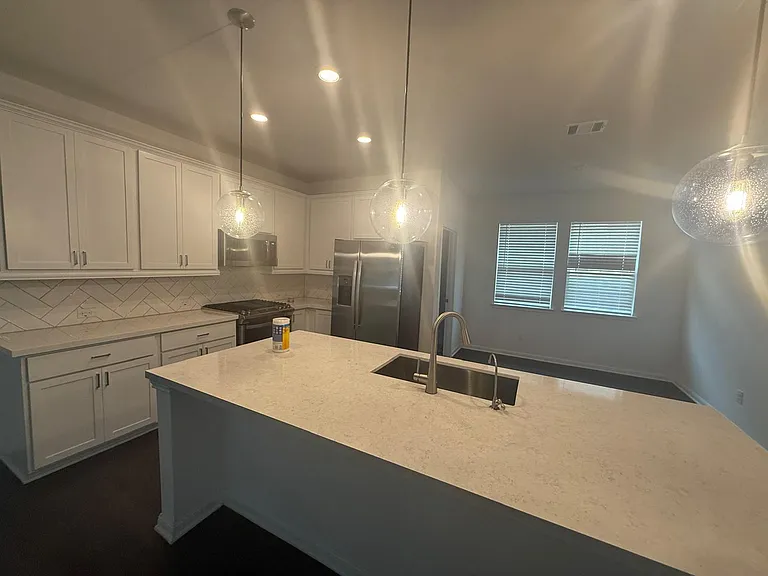 133 Green Knoll Ln — Photo 4