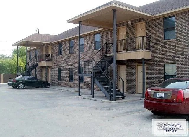 2 bed, 1.0 bath, 800 sqft, $875 — Photo 3