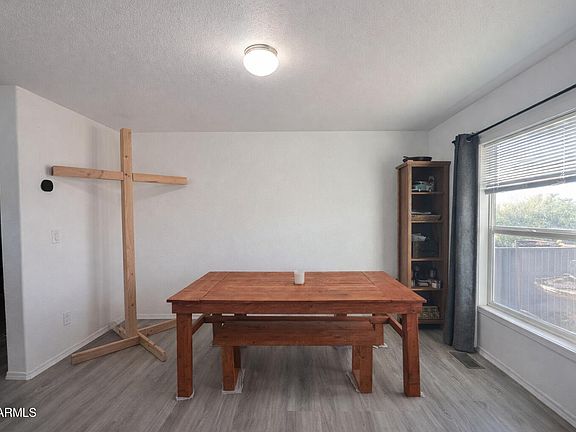 5th image of 2046 S MARIPOSA Road