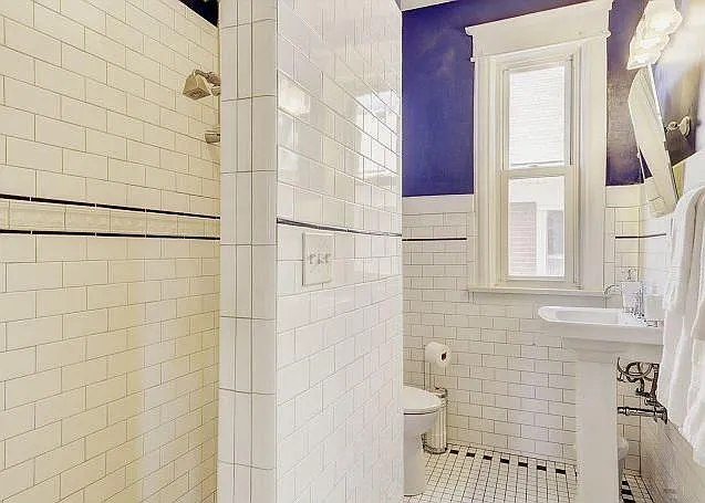 2429 N Downing St — Photo 22
