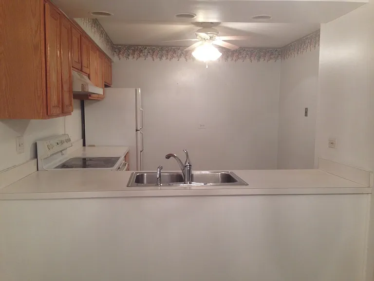 4424 Euclid Ave #1D — Photo 5