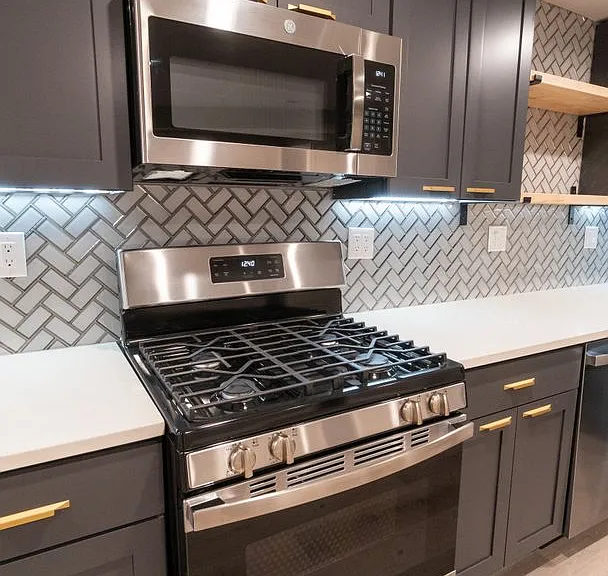Pf Arg 5400 N. Paulina — Photo 6