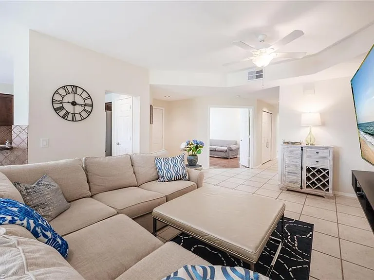 7762 Gardner Dr #102 — Photo 6