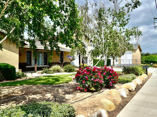1086 W Ropes Avenue, Woodlake, CA 93286