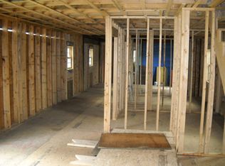 37 S Main St, Petersham, MA 01366