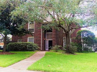 1023 Pinewood Ln, Seabrook, TX 77586