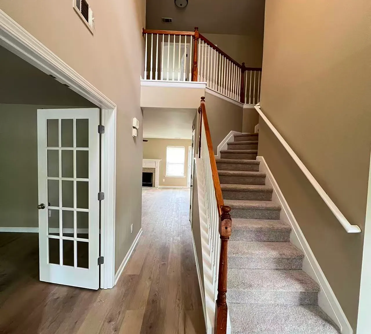 4 bed, 2.5 bath, 2755 sqft, $2,300 — Photo 2