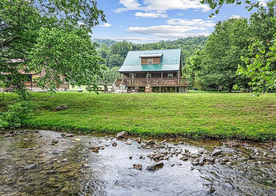 1st image of 3580 Mountain Creek Way