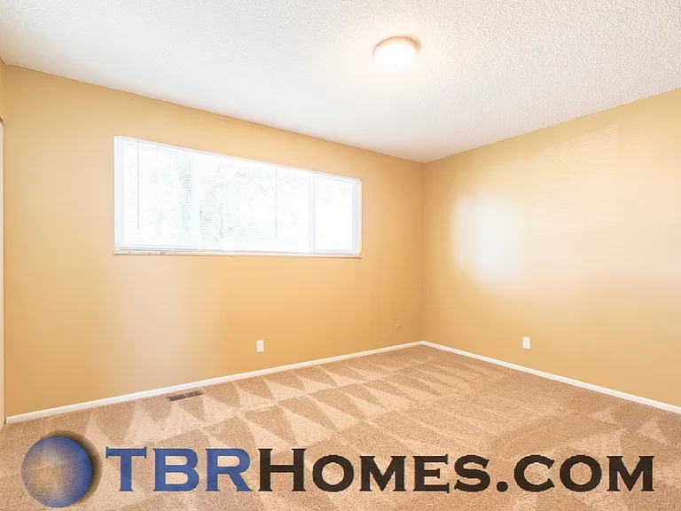 14435 Olmsted Dr — Photo 9