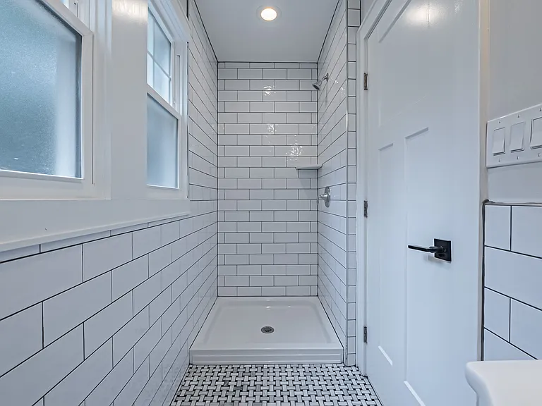 26 Glenwood Ave — Photo 11