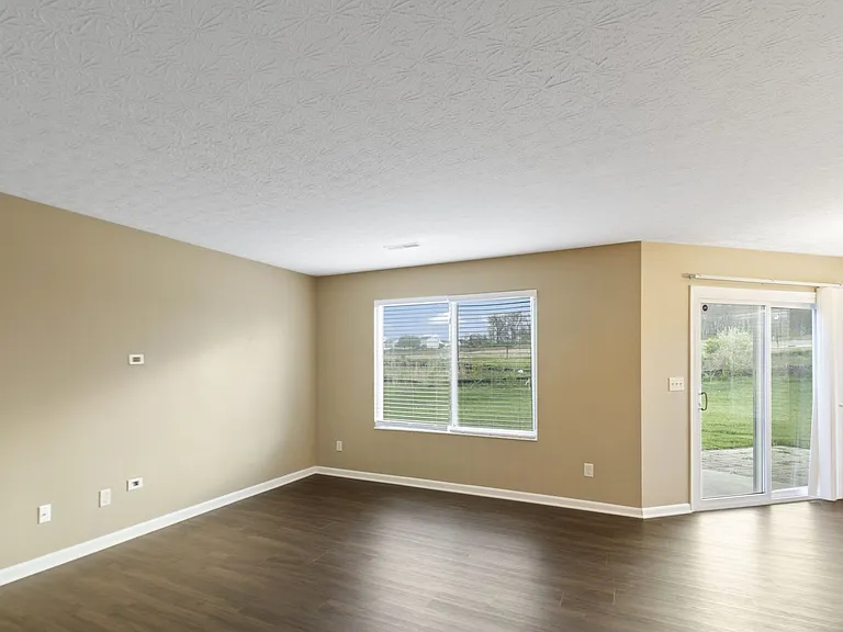 5877 Hayden Dr — Photo 8