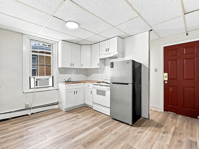 113 King St #2 — Photo 10