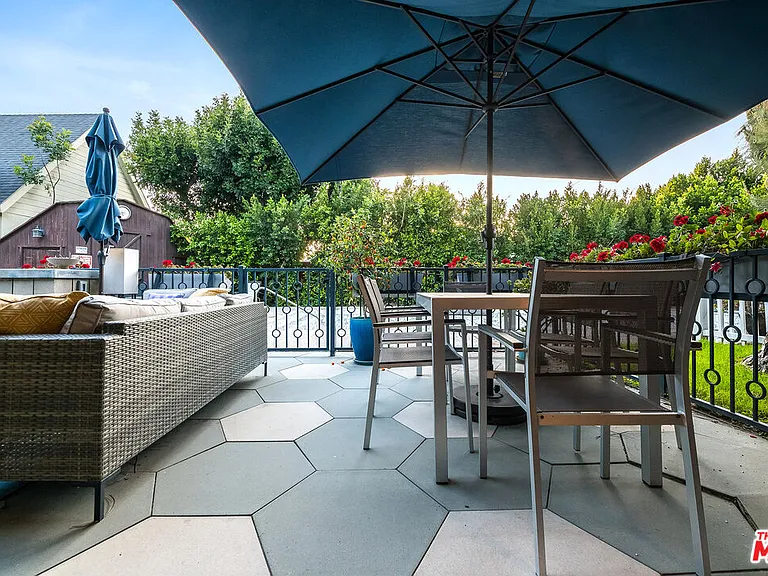 4635 Clybourn Ave — Photo 34