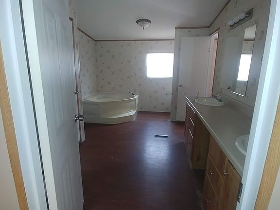 4th image of 4813 Orange Blossom St