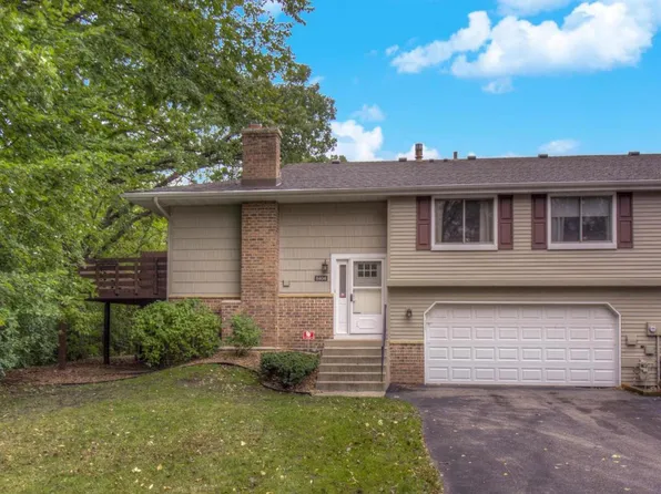 8404 97th St W, Bloomington, MN 55438
