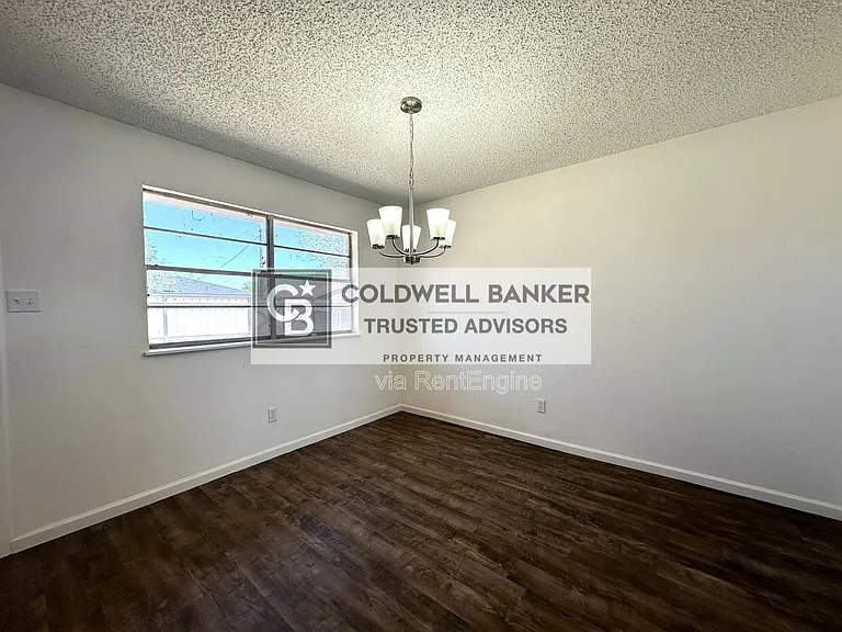 4506 Itasca St — Photo 4