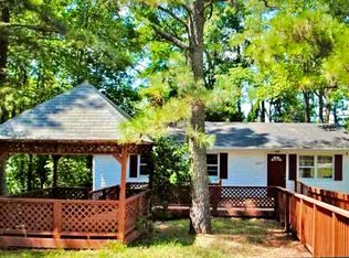 2630 Cherry Cir, Raleigh, NC 27603