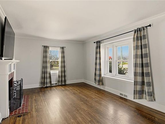 4th image of 4303 United St
