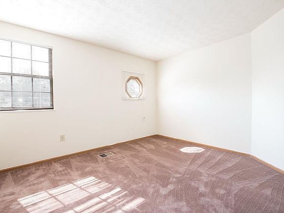 5th image of 2304 Hardy Parkway St