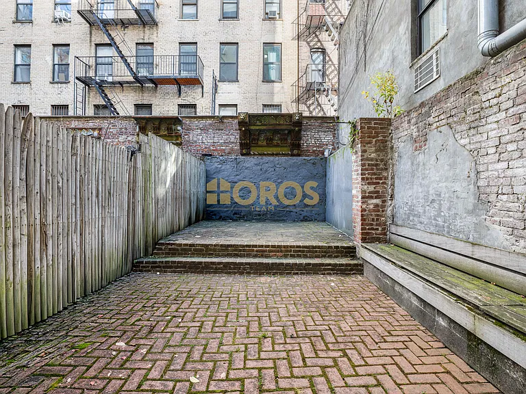 539 E 6th St #5B — Photo 10