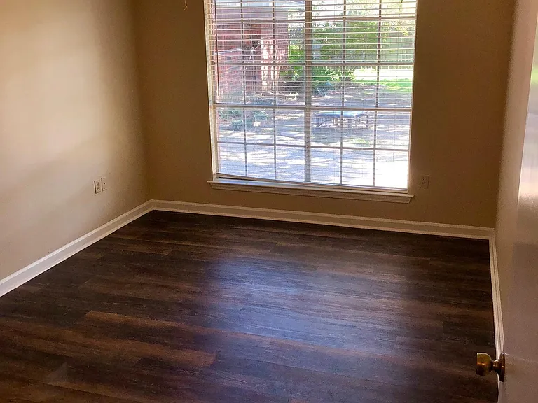 1226 Stoneliegh Dr — Photo 19