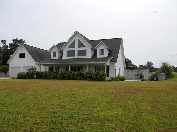 2nd image of 829 Pleasant Valley Dr
