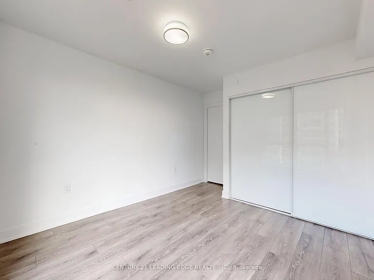 585 Bloor St E #821 — Photo 19