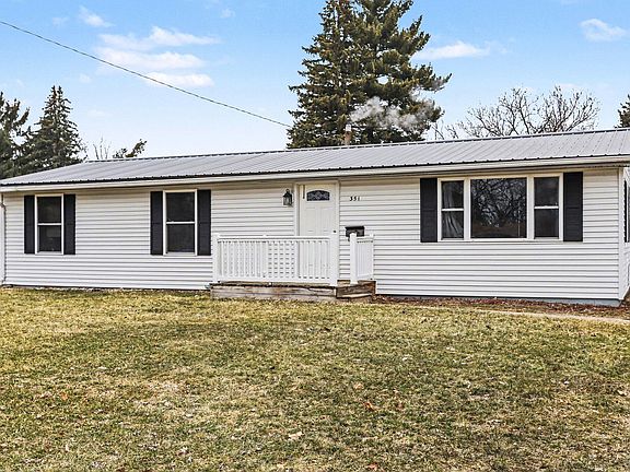 3rd image of 351 Roosevelt St