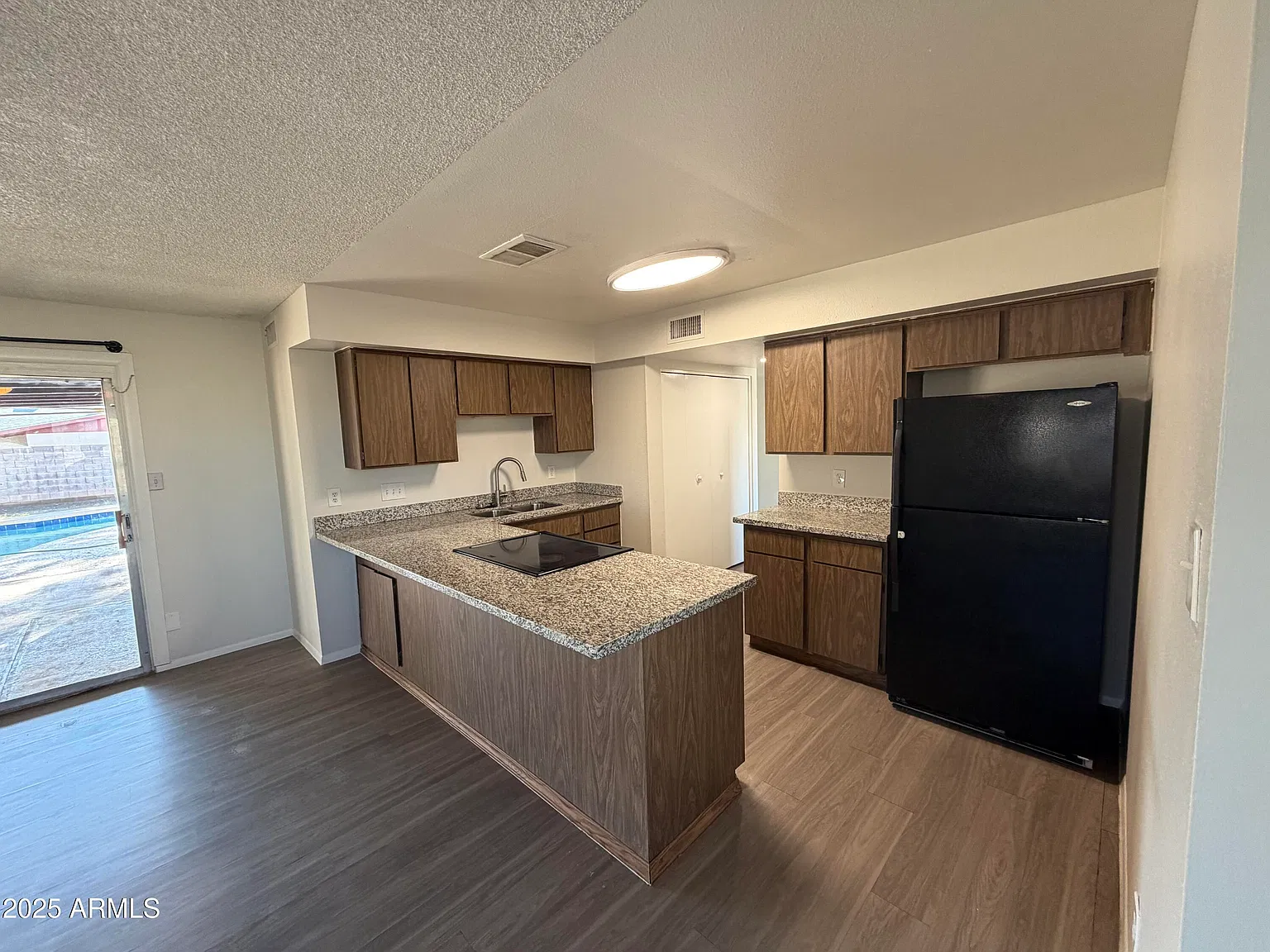 3 bed, 2.0 bath, 1662 sqft, $1,995 — Photo 2