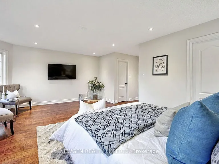 68 Root Cres E #UPPER — Photo 16