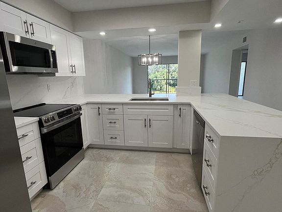 5th image of 7321 Amberly Lane #302