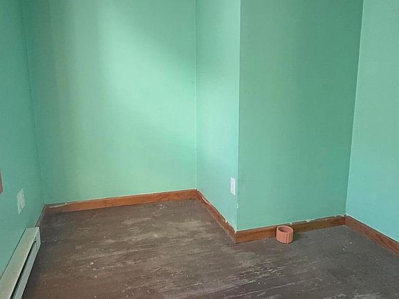 5th image of 82 W Main St