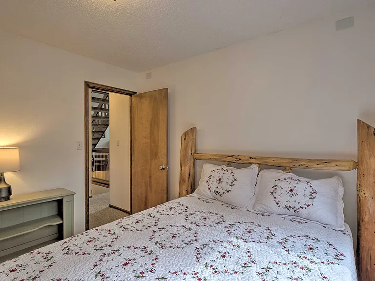 320 E Gunnison Ave — Photo 12