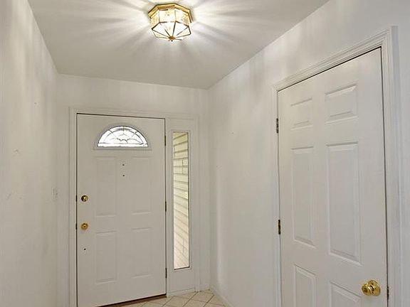 4th image of 3826 Mack Ave