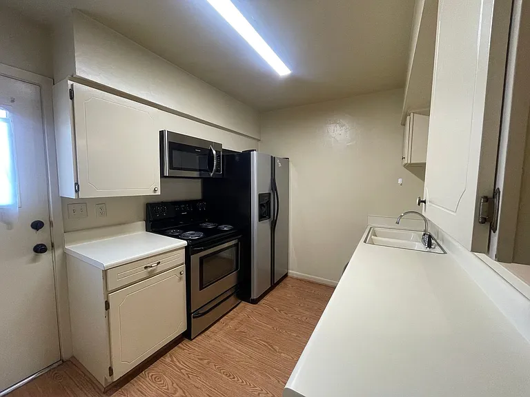 3820 Fairfield Ave #37 — Photo 7