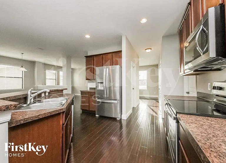 4705 Blackthorn Cir — Photo 5