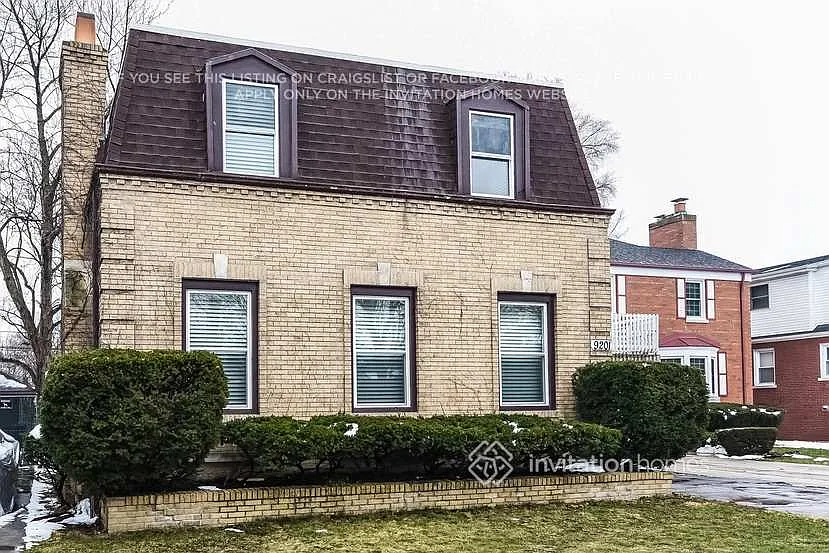 Building Photo - 9201 S Claremont Ave