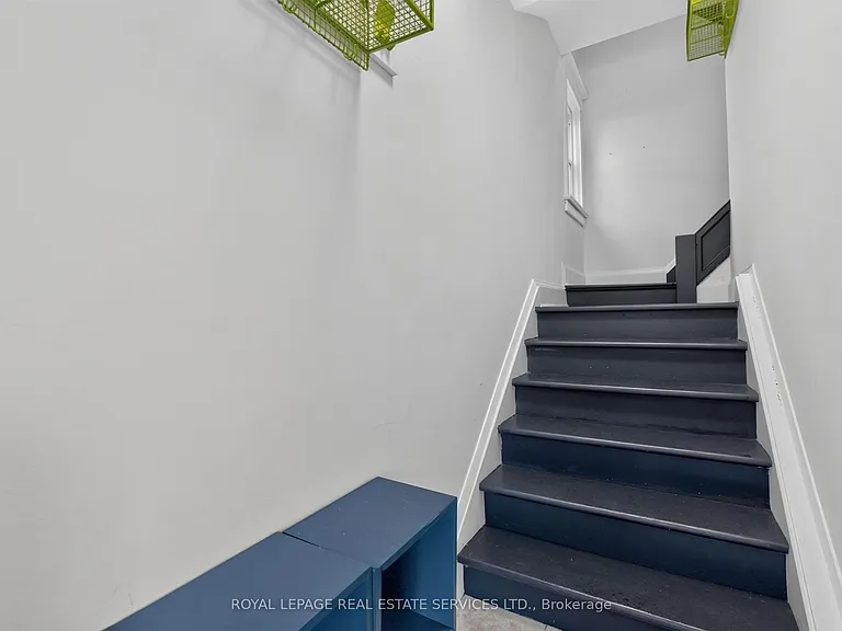 27 Saint Johns Rd — Photo 3