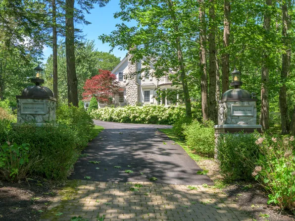 2 Poets Lane, Kennebunkport, ME 04046