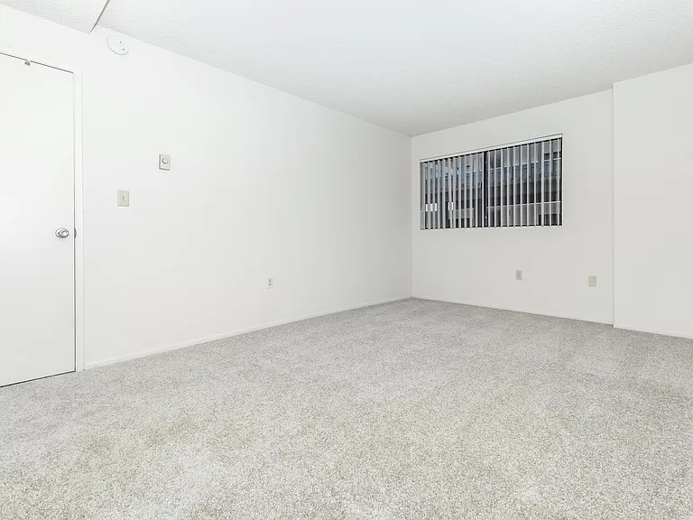 Riviera Vista Apartments — Photo 45